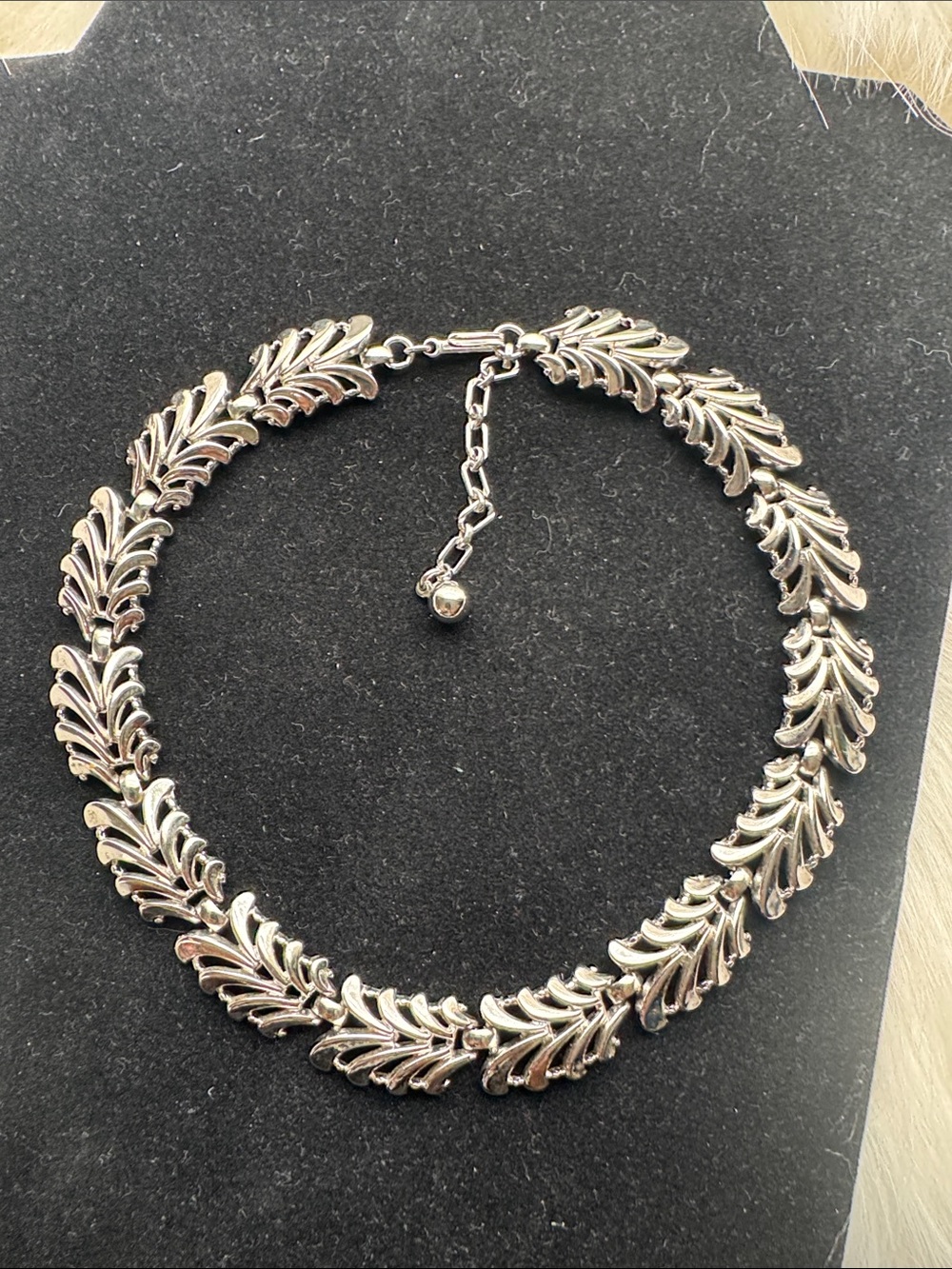 Crown Trifari Vintage Leaf Link Choker Necklace - Women's Jewelry